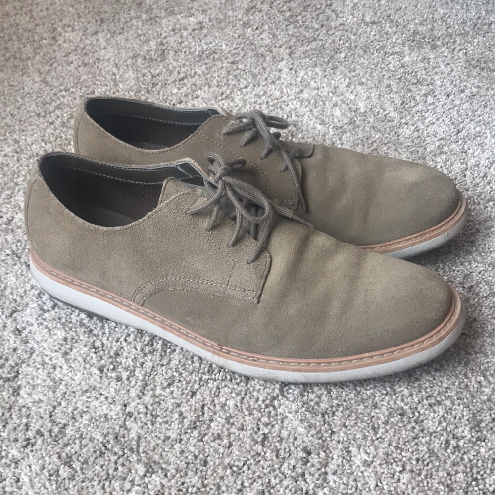 Clarks men’s suede shoes